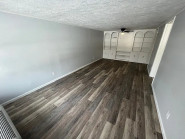 Property photo thumbnail 9
