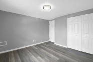 Property photo thumbnail 4